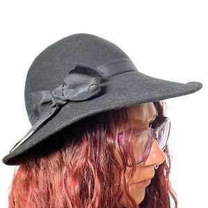 Vintage 20s Importina Black Wool Felt Cloche Hat